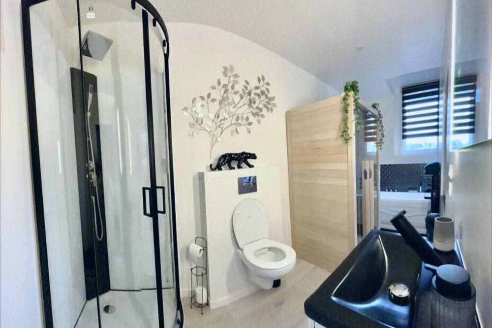 Photo of Bathroom in Saint-Quentin