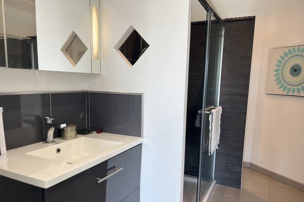 Photo of Bathroom in Mauguio