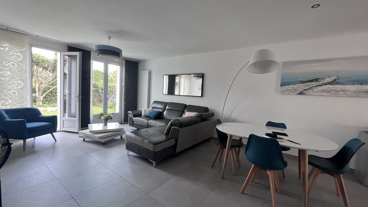 Photo of Livingroom in Saint-Aunes