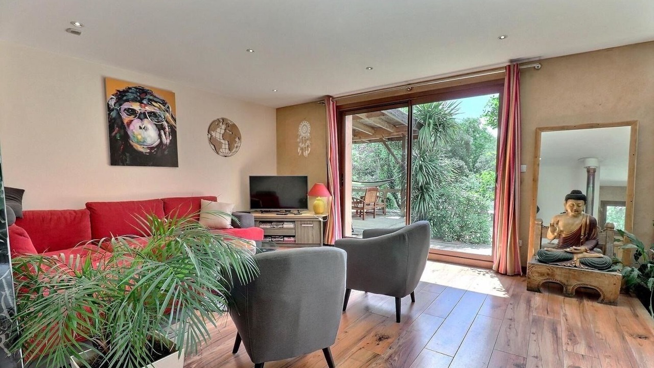 Photo of Livingroom in Labastide-de-Virac