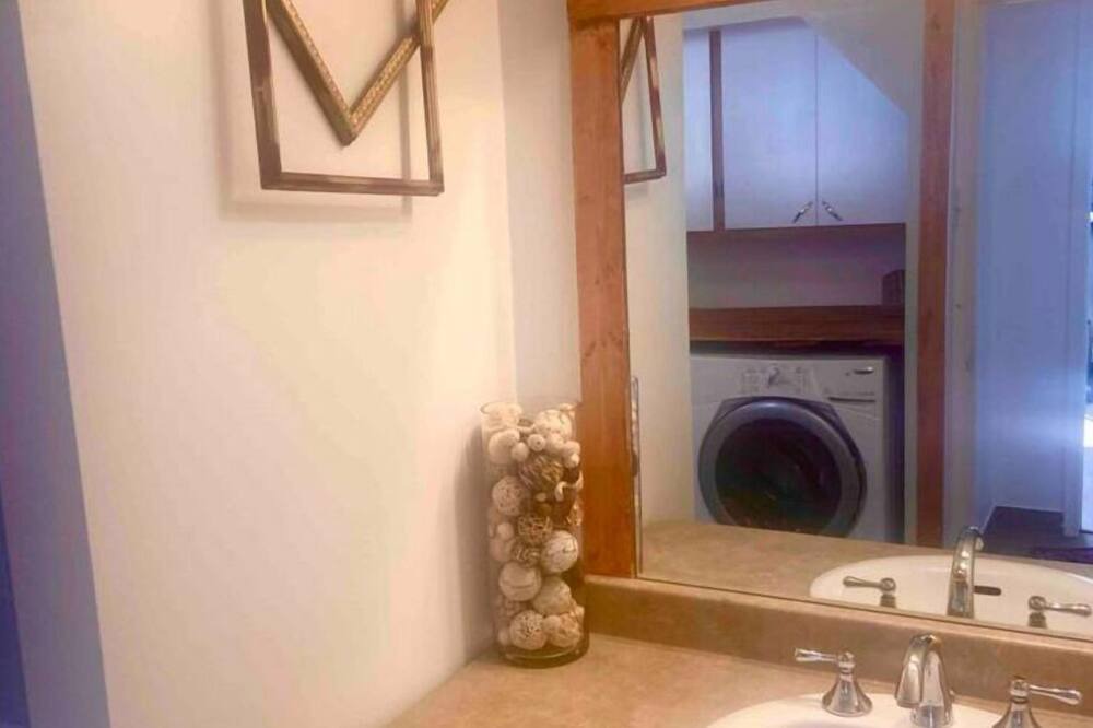 Photo of Bathroom in Saint-Calixte