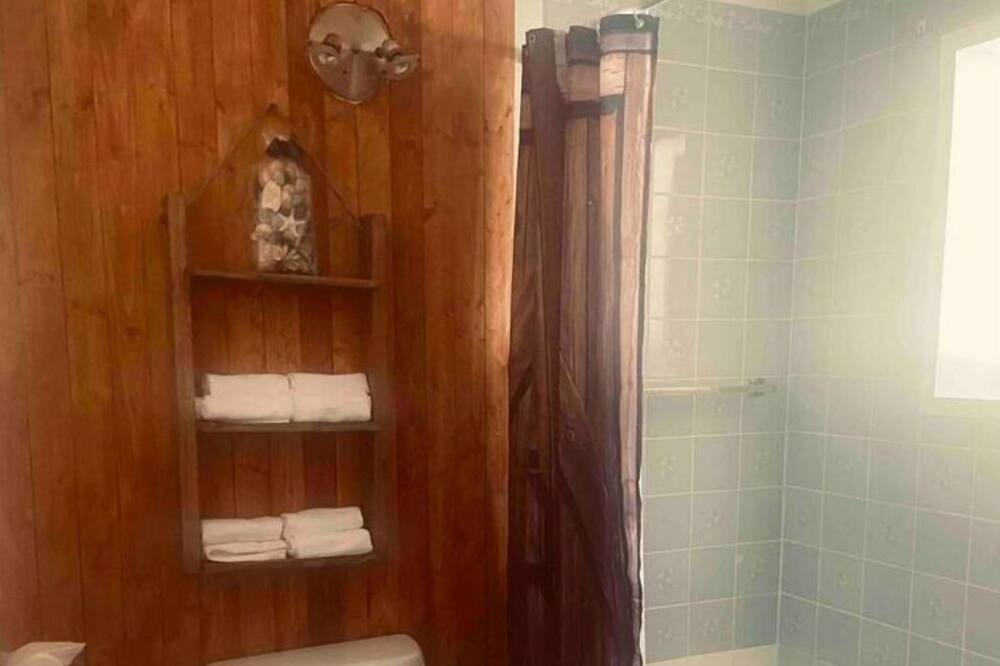 Photo of Bathroom in Saint-Calixte