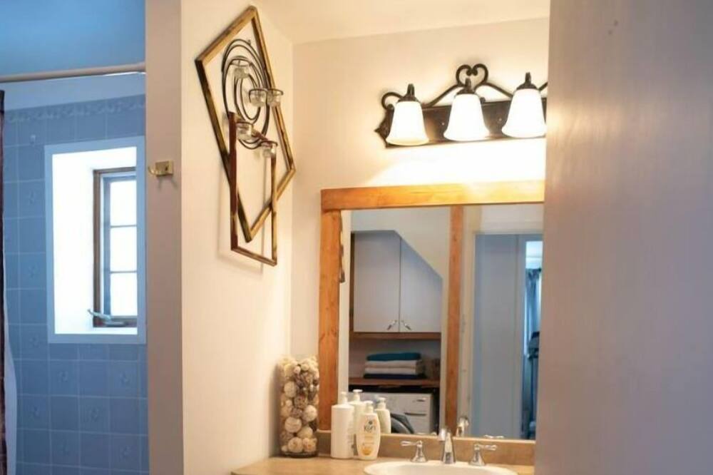 Photo of Bathroom in Saint-Calixte