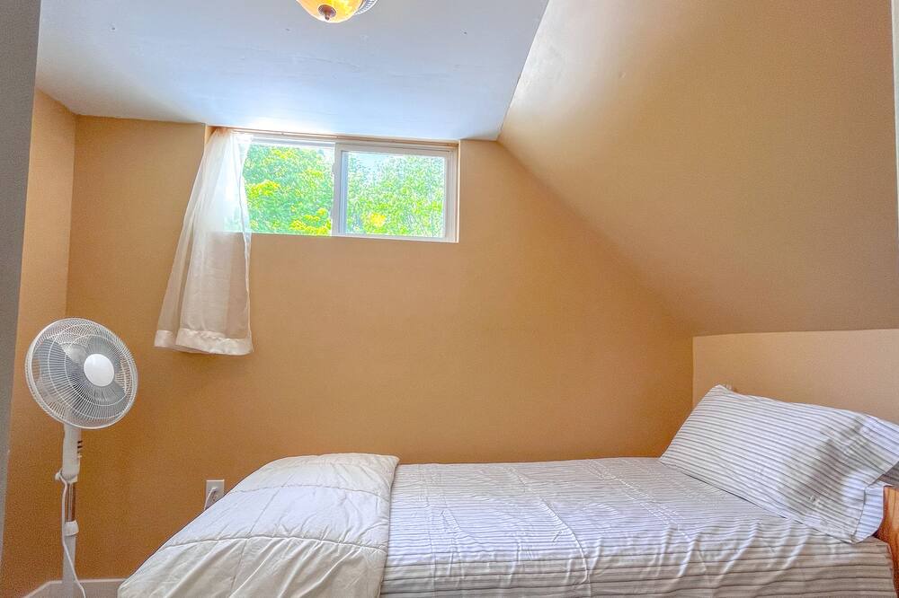 Photo of Bedroom in Hastings Highlands