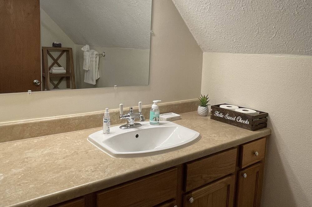 Photo of Bathroom in Hardin