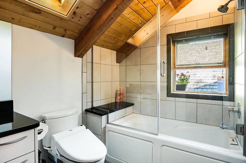 Photo of Bathroom in Sandpoint