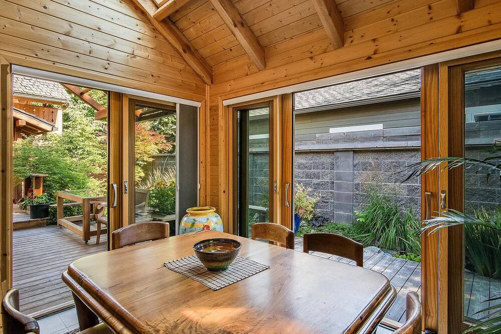 Photo of Livingroom in Sandpoint