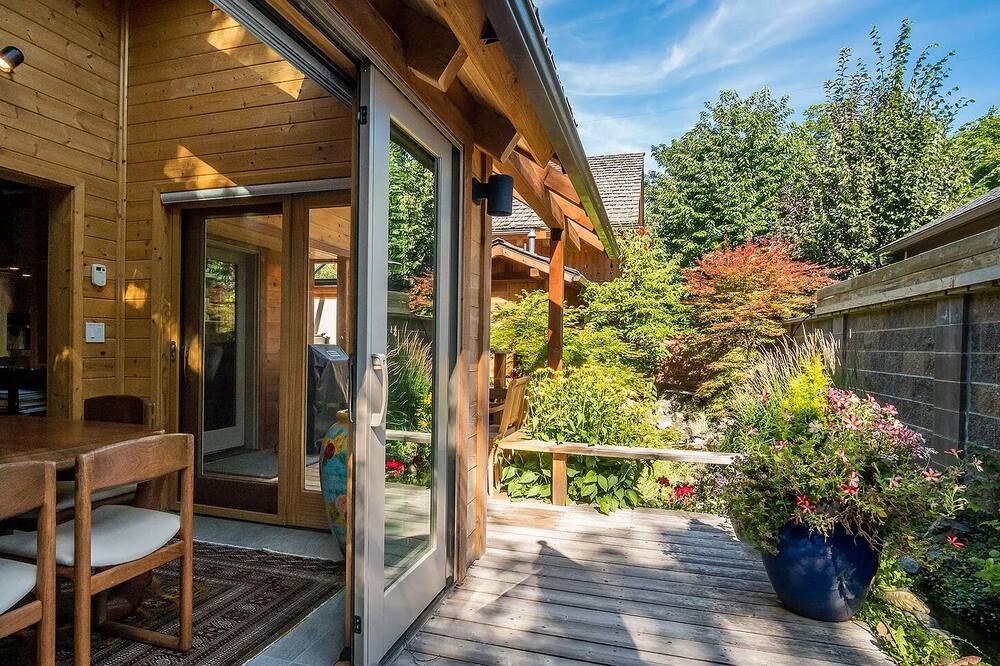 Photo of Bedroom in Sandpoint