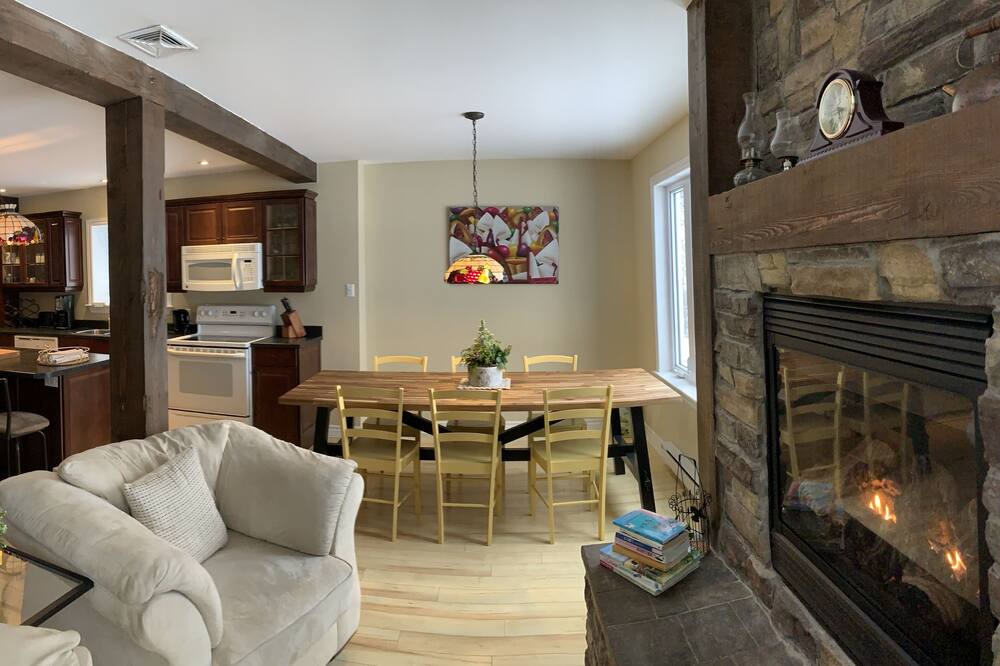 Photo of Livingroom in Val-des-Bois