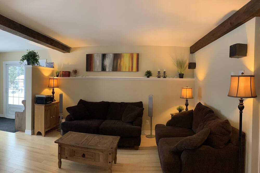 Photo of Livingroom in Val-des-Bois