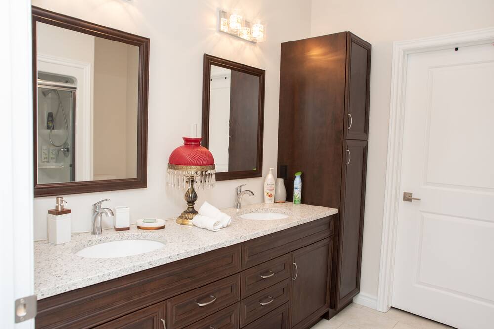 Photo of Bathroom in Chatham-Kent