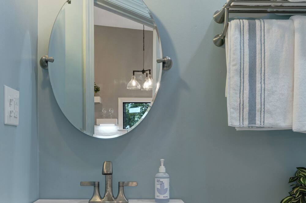 Photo of Bathroom in Sunset