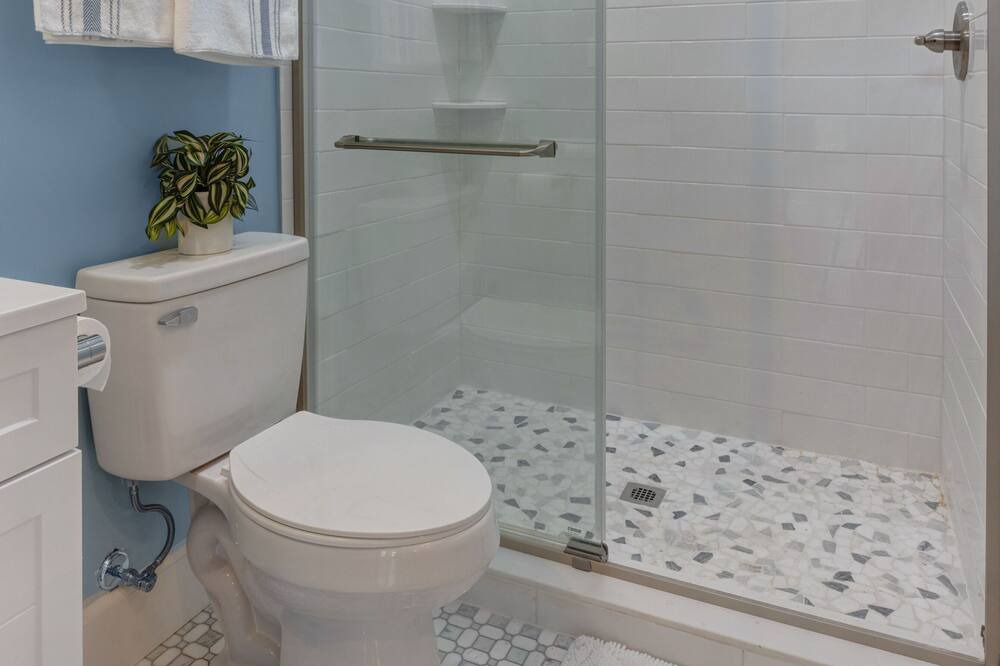 Photo of Bathroom in Sunset