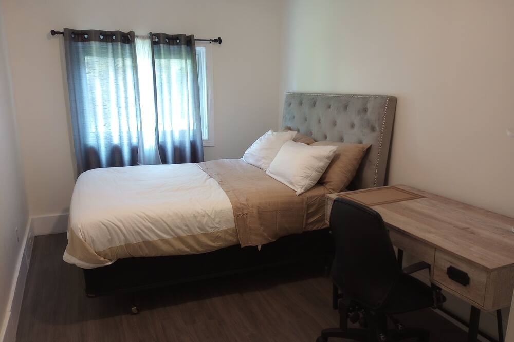Photo of Bedroom in MacTier