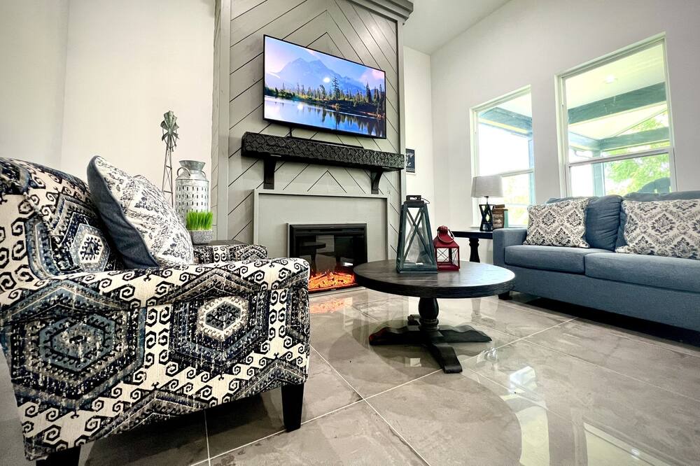 Photo of Livingroom in Trinity