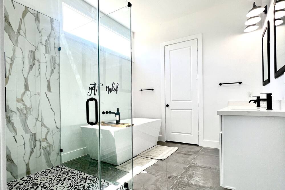 Photo of Bathroom in Trinity