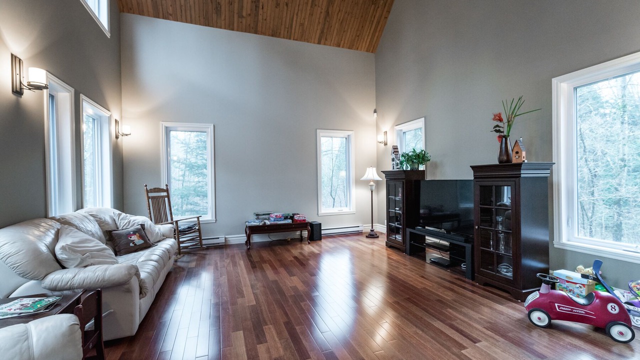 Photo of Livingroom in Stanstead Township