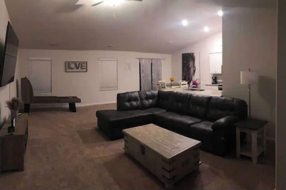 Photo of Livingroom in Youngsville