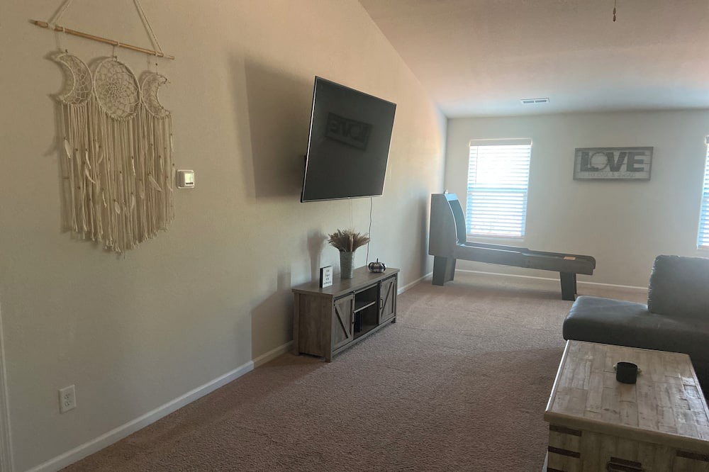 Photo of Livingroom in Youngsville