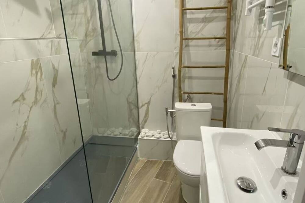 Photo of Bathroom in Hardricourt