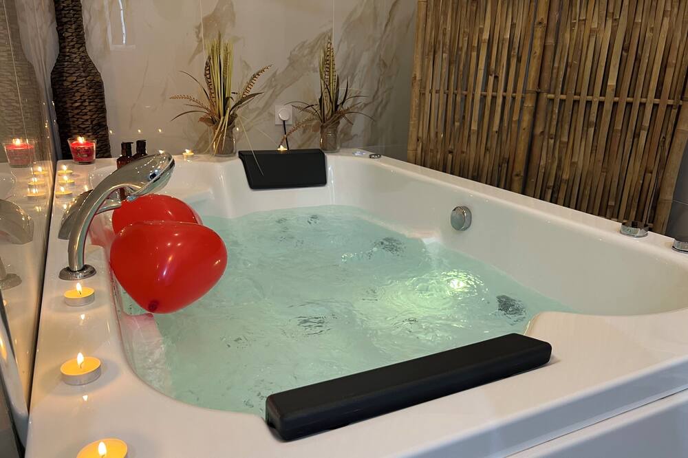 Photo of Bathroom in Hardricourt