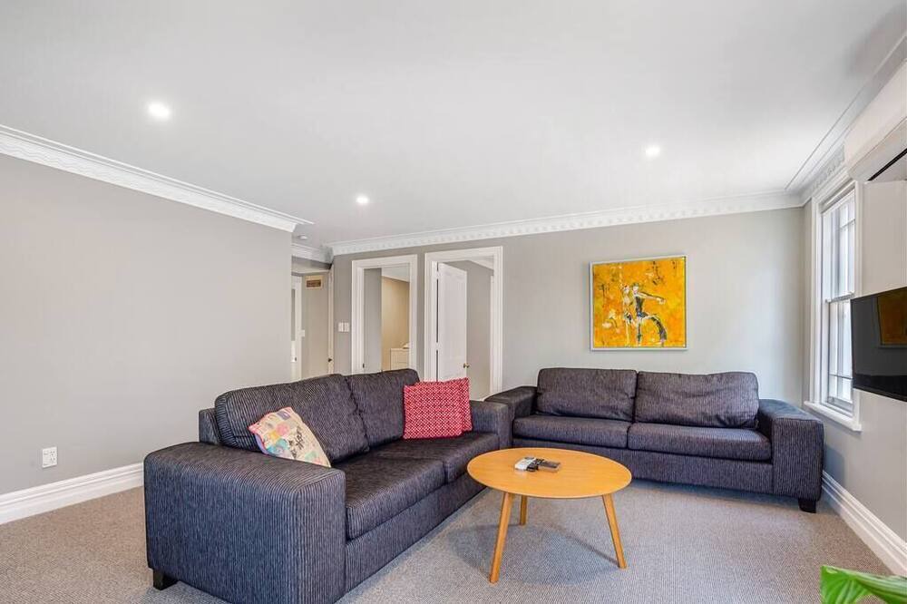 Photo of Others in Parnell