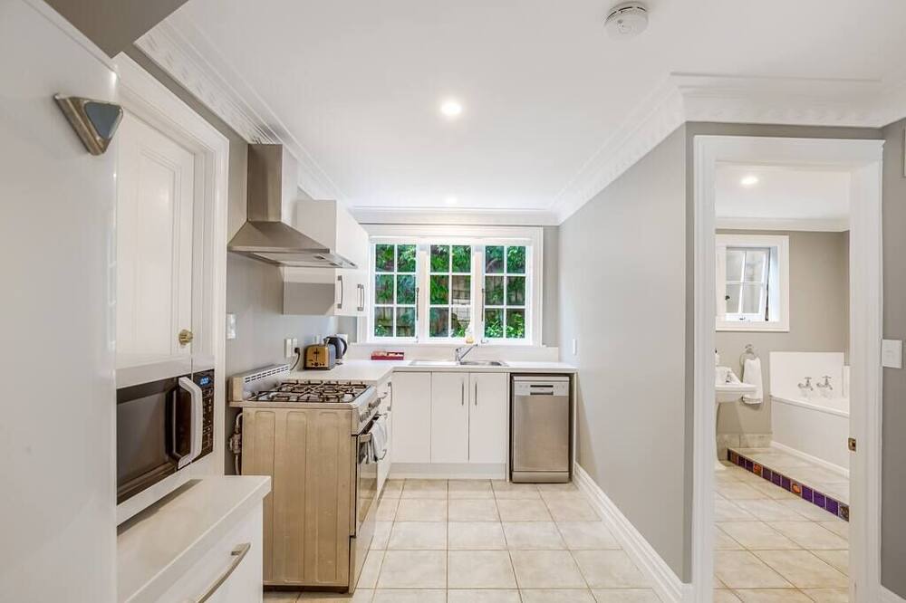 Photo of Others in Parnell