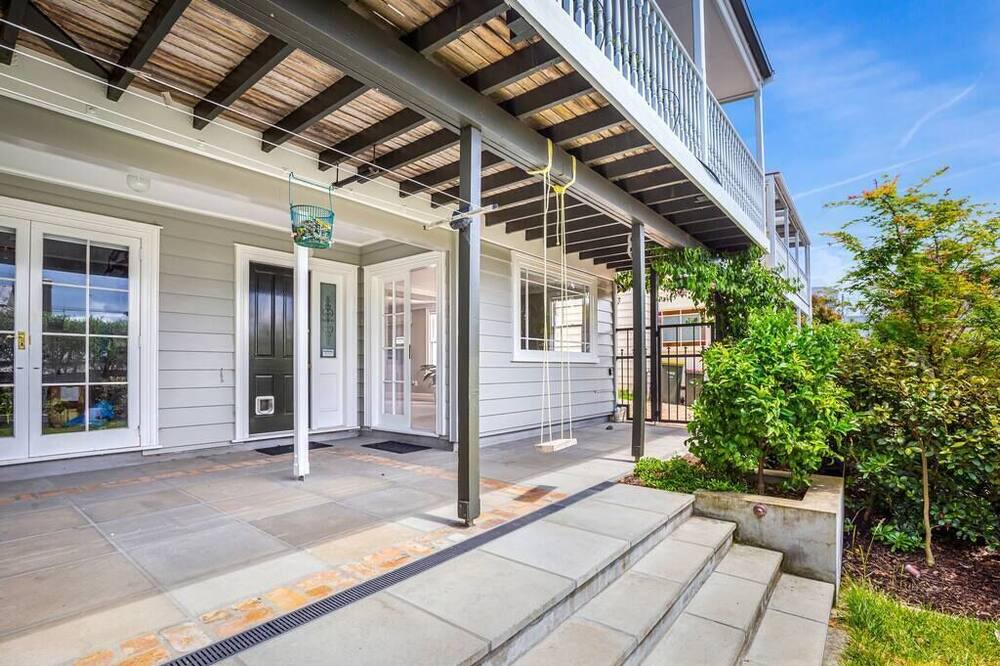 Photo of Others in Parnell