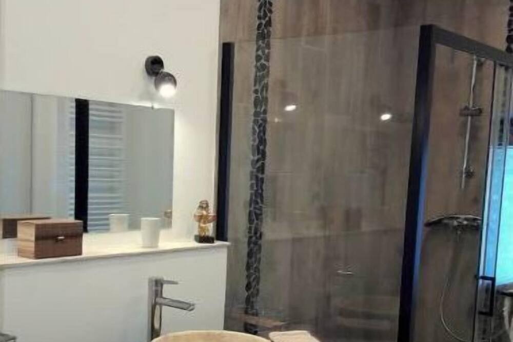 Photo of Bathroom in Pays Forcalquier et Montagne de Lure