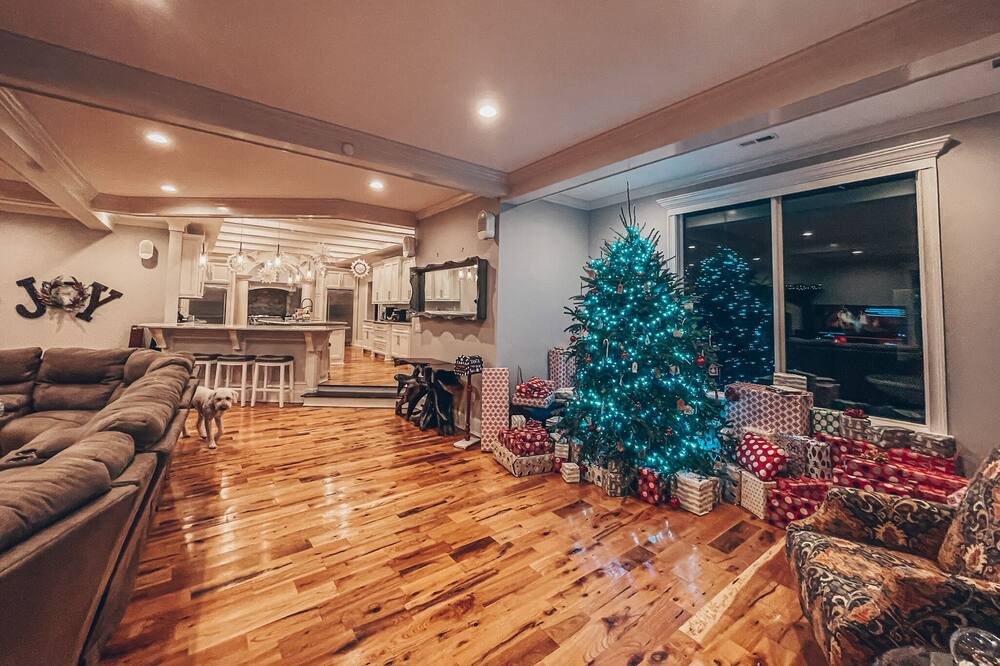 Photo of Livingroom in McDonald