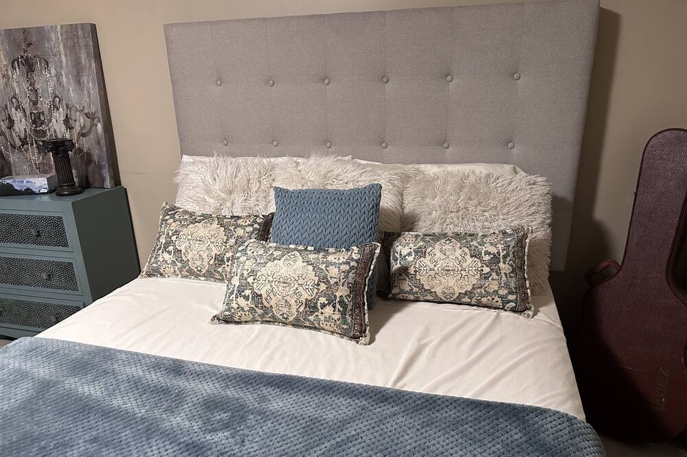 Photo of Bedroom in McDonald
