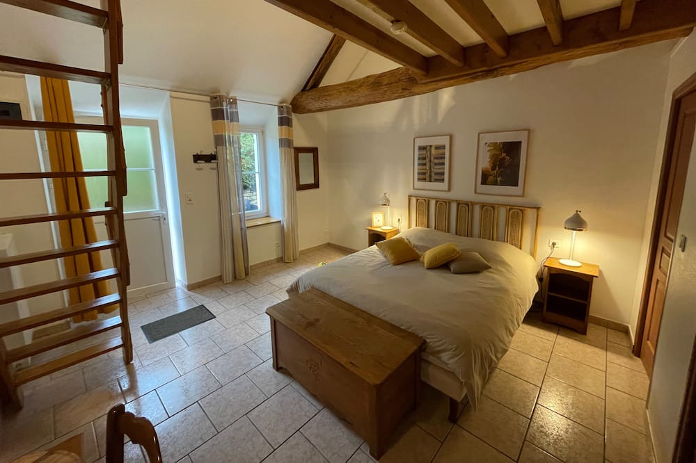 Photo of Bedroom in Couvignon