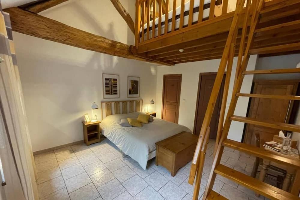 Photo of Bedroom in Couvignon