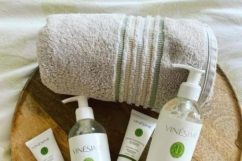 Photo of Bathroom in Couvignon