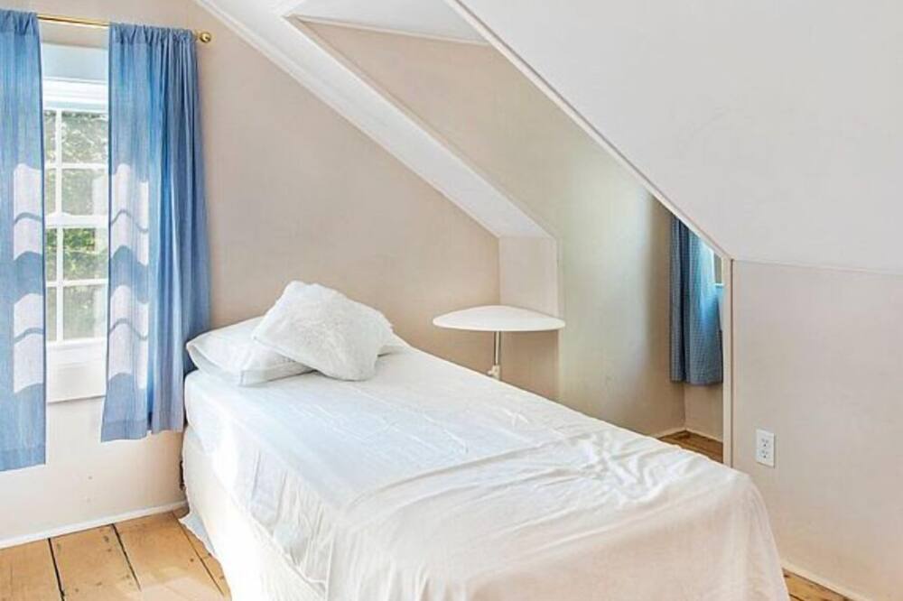 Photo of Bedroom in Village of Southampton