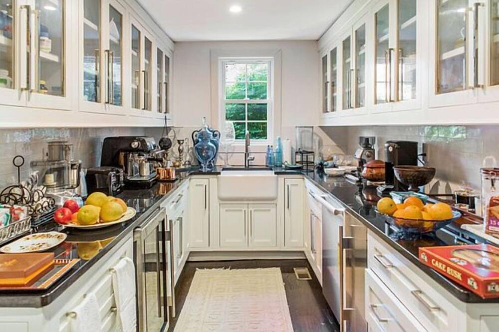 Photo of Kitchen in Village of Southampton