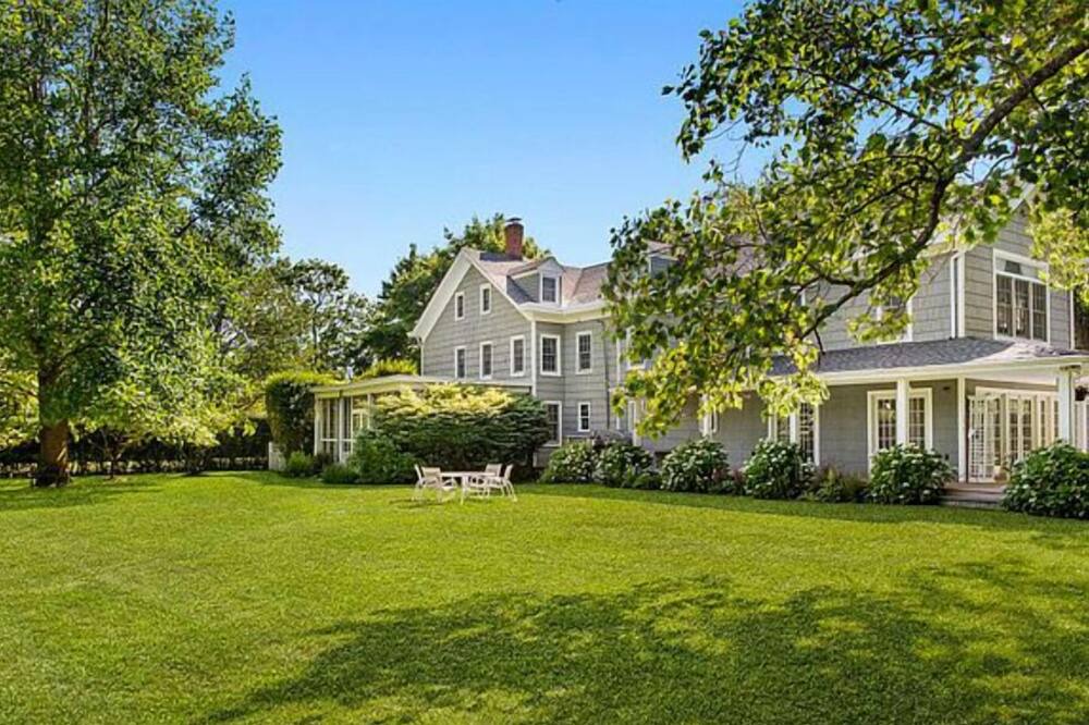 Photo of Outdoor in Village of Southampton