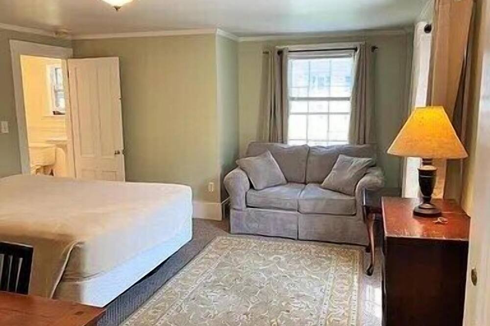 Photo of Bedroom in Augusta