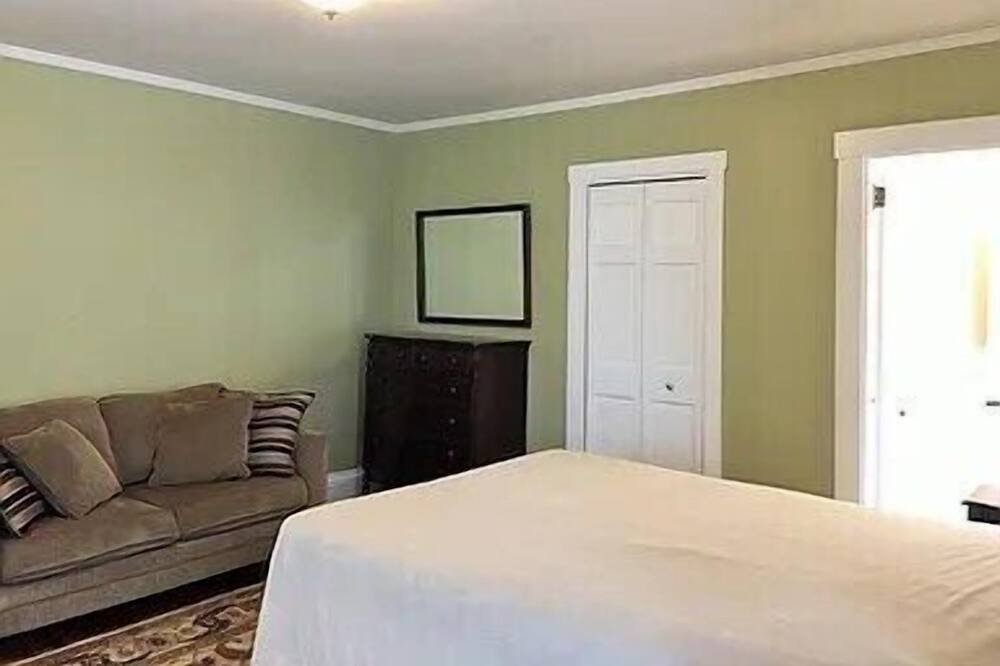 Photo of Bedroom in Augusta