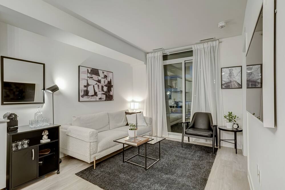 Photo of Livingroom in Wellington Place