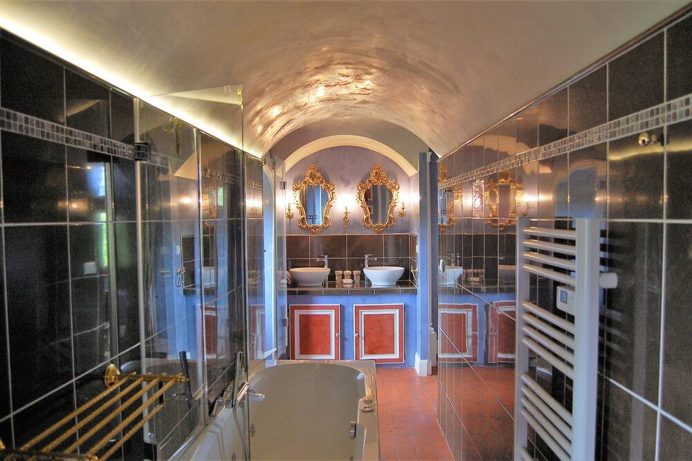 Photo of Bathroom in Mouret