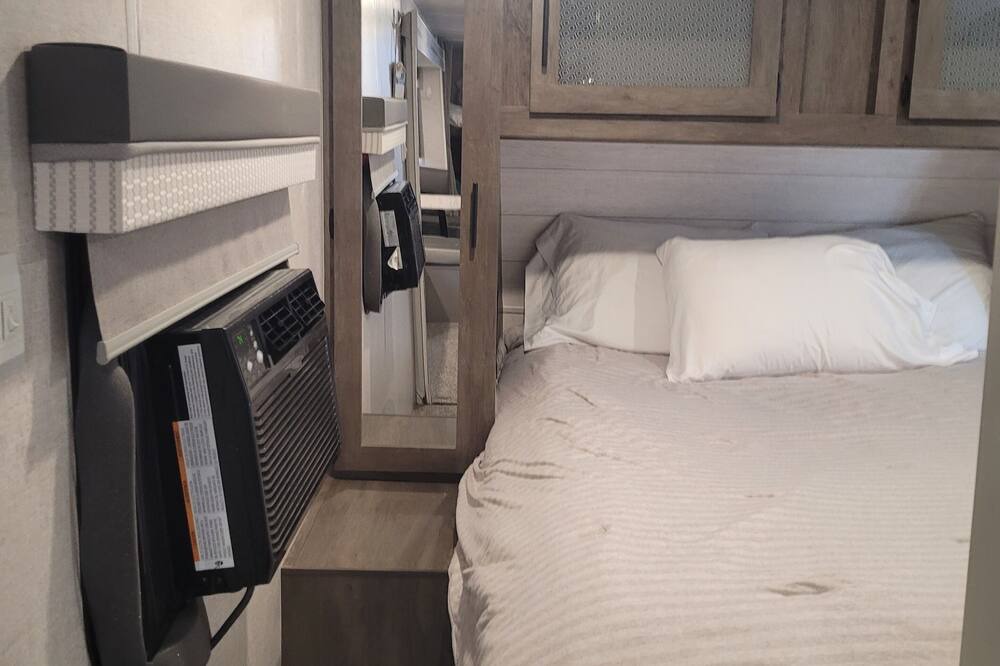 Photo of Bedroom in Sulphur