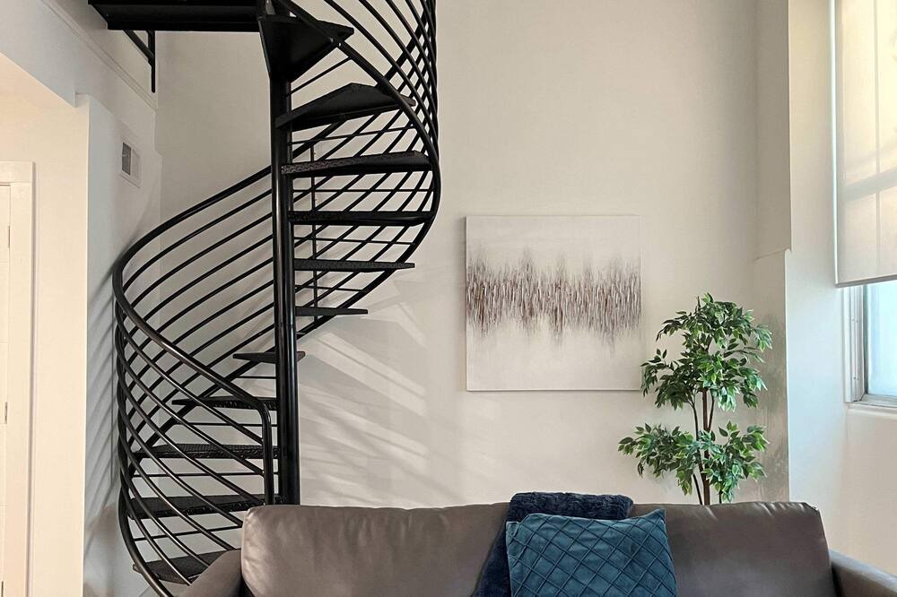 Photo of Livingroom in Downtown Jackson