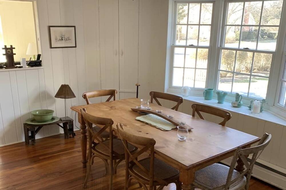 Photo of Others in New Suffolk