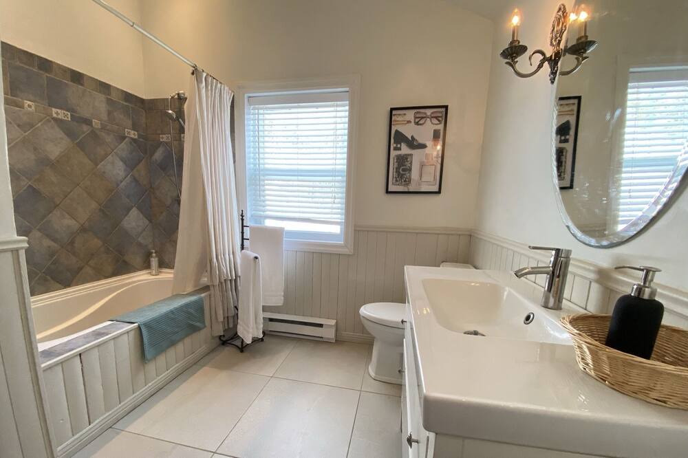 Photo of Bathroom in Piedmont