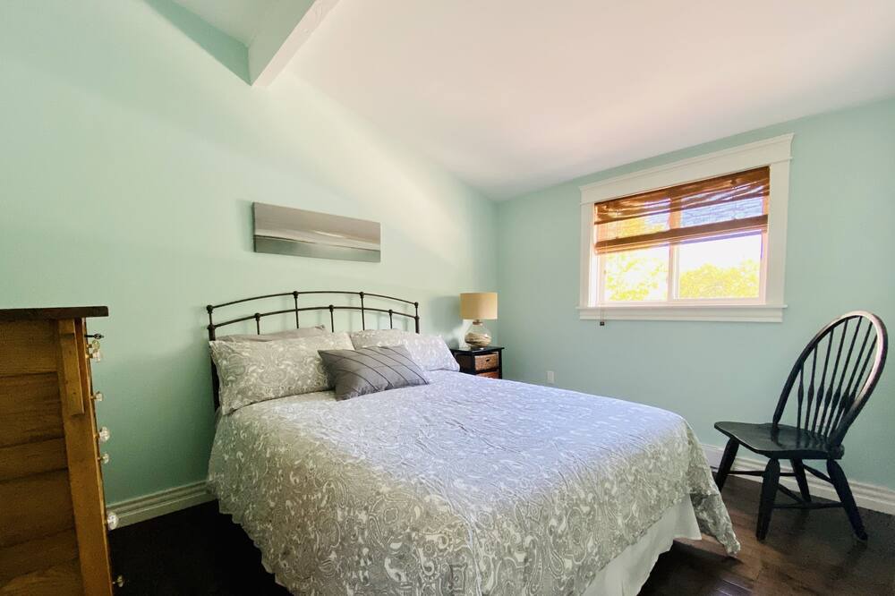 Photo of Bedroom in Trenton