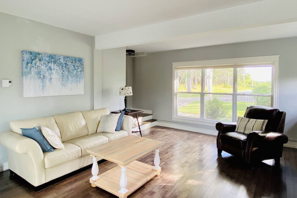 Photo of Livingroom in Trenton