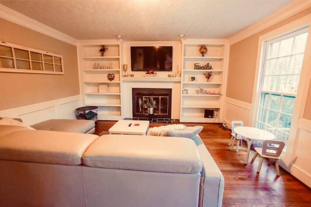Photo of Livingroom in Mableton