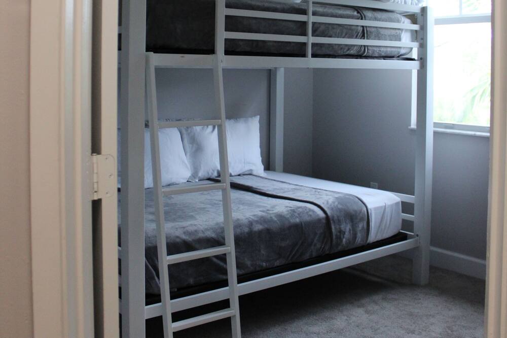 Photo of Bedroom in Tamarac