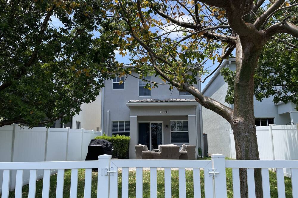 Photo of Outdoor in Tamarac